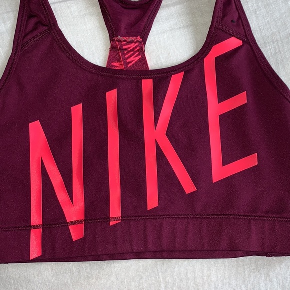 nike sports bra - Picture 2 of 5